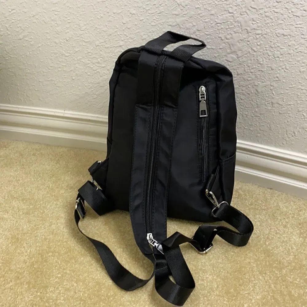 New Backpack - Compact Size - Black - Picture 3 of 10